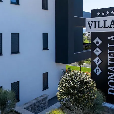 Donatella * Podstrana